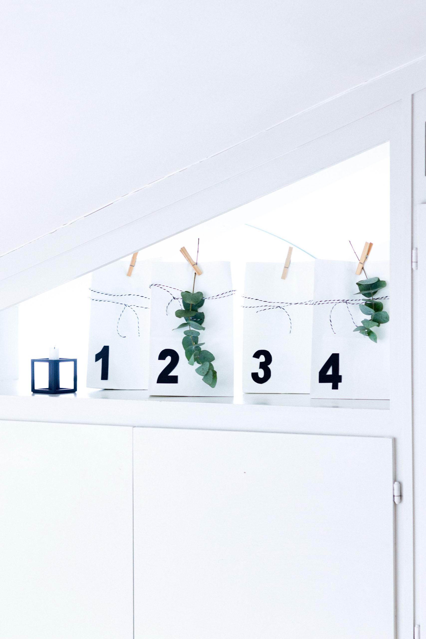 Interior | Diesjährige Weihnachtsdeko mit Leinwandbildern von Posterlounge | www.scandiinspiration.com